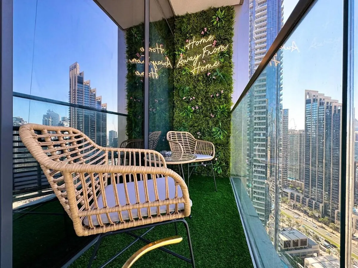 Stunning 1Br Burj View From Infinity Pool Apartment Dubai