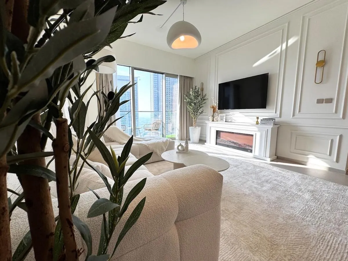 ドバイStunning 1Br Burj View From Infinity Poolアパートメント